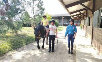 Participants pratiquant l'équitation